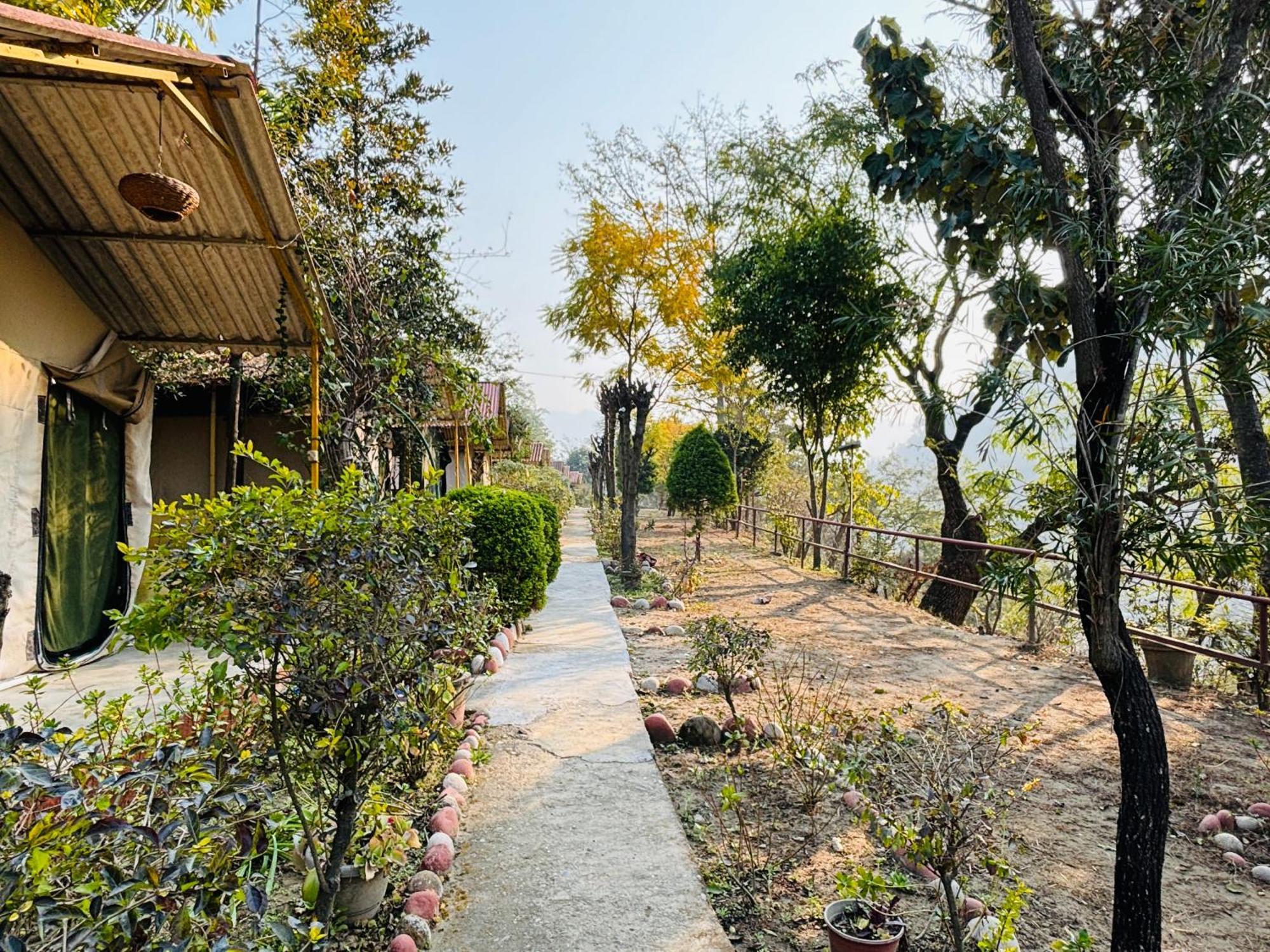 Hotel Camp High 5 Jayalgarh Dāngchura Exterior foto